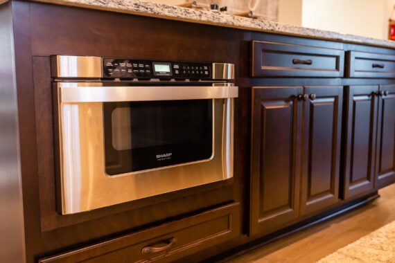 Custom Kitchen Cabinet Features